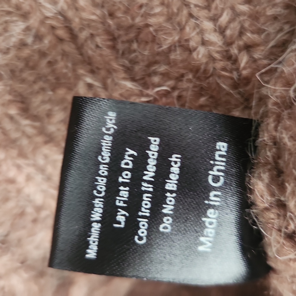 NWOT POL Sweater - Picture 9 of 9